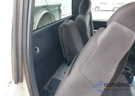 2001 GMC Sierra 1500 Sl z USA, uszkodzony, nr VIN 1GTEC14V71E150717